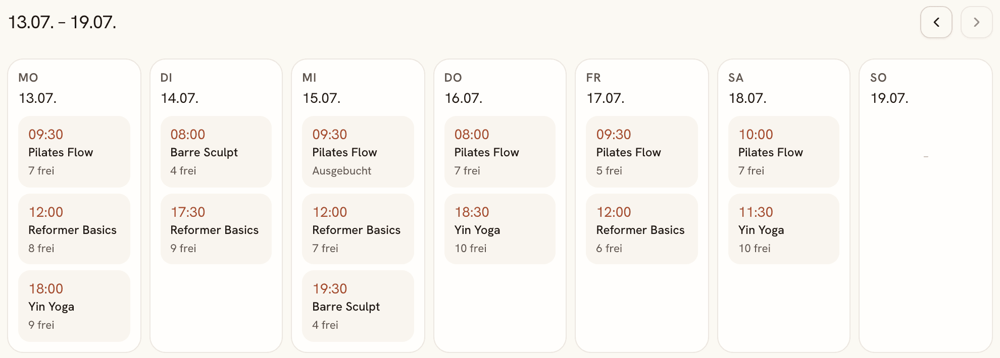 Wochenplan auf der Studio-Website in StudioHero: ein ausgebuchter Kurs zeigt „Ausgebucht" statt freier Plätze